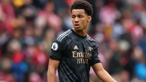 Arsenalın gənc yarımmüdafiəçisi Ethan Nvaneri Borussia Dortmunda icarəyə verildi