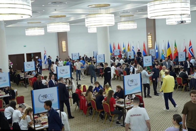 Avropa Çempionatı: Kişi şahmatçılarımız heç-heçə etdi, qadınlarımız ilk məğlubiyyətini yaşadı