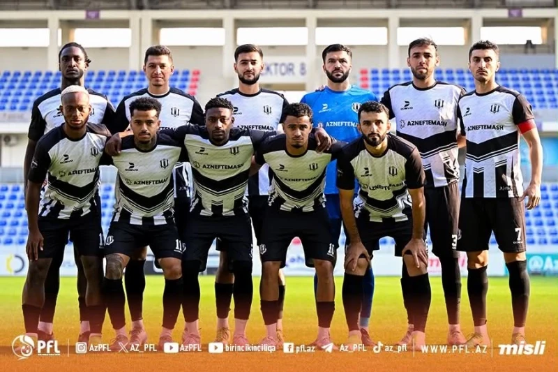 Karvan-Yevlax üç futbolçu və baş məşqçi ilə yollarını ayırdı