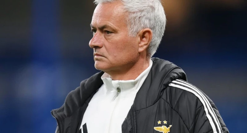 Mourinyo Benfikada kadr islahatı aparır: Dörd futbol&ccedil;u silinə bilər
