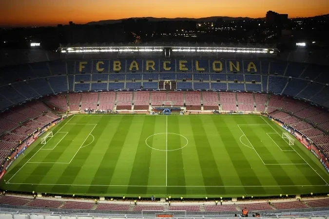 Barcelona'nın Camp Nou'ya Dönüşü 2026'ya Ertelendi