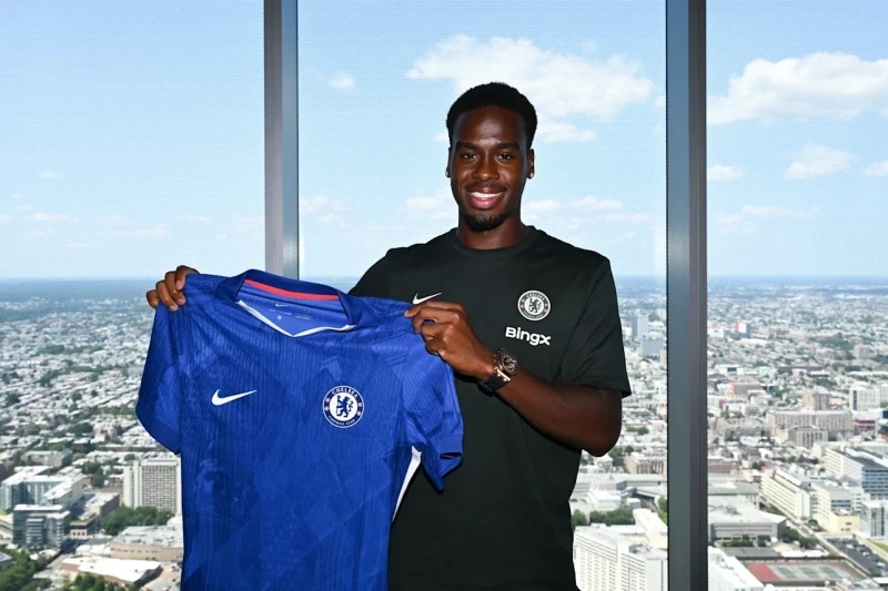 Çelsi Ceymi Bayno-Gittens transferini rəsmiləşdirdi