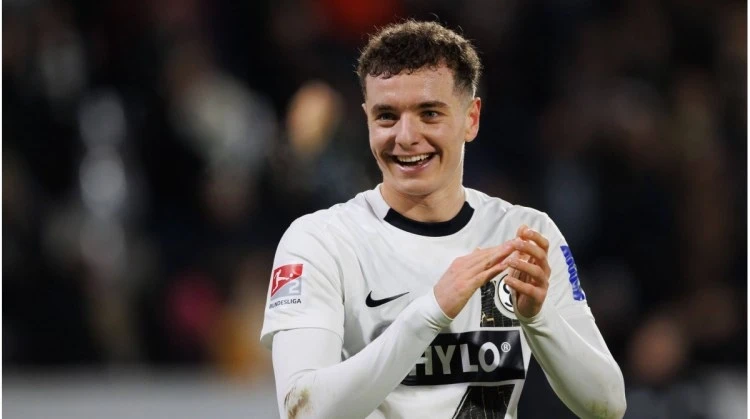 Bayern Interested in Fisnik Asllani