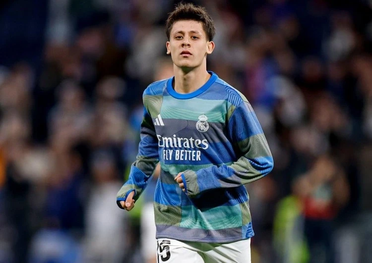 Liverpul Arda G&uuml;lerə Y&uuml;ksək Maaş Və Start Heyəti Zəmanəti Təklif Edib