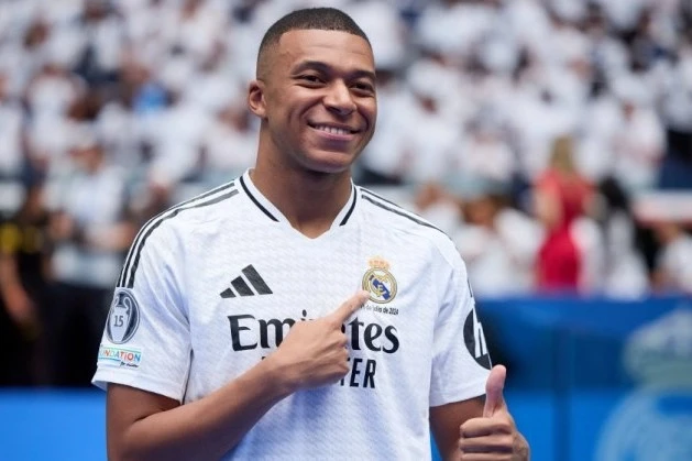 Mbappe İngiltərə Premyer Liqasında çempionluq şanslarını qiymətləndirdi