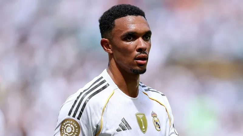 Alvaro Arbeloa Trent Aleksandr-Arnolda Realdan getməyi təklif etdi