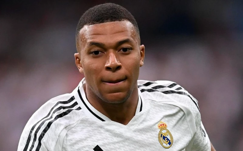 Mbappe xəstəlik səbəbindən çəki itirib