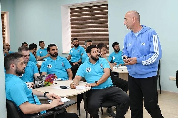 UEFA C kateqoriyalı məşqçi kursunun ilk mərhələsi baş tutdu