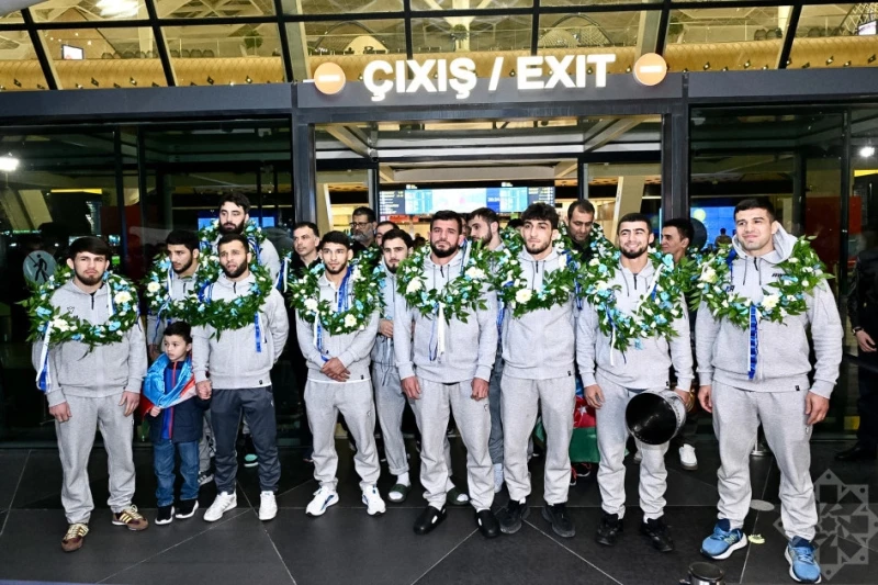 Yunan-Roma Güləşi üzrə Avropa Çempionları Bakıda Qarşılandı