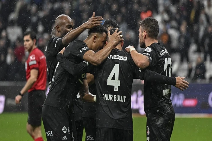 Beşiktaş həsrətə son qoydu