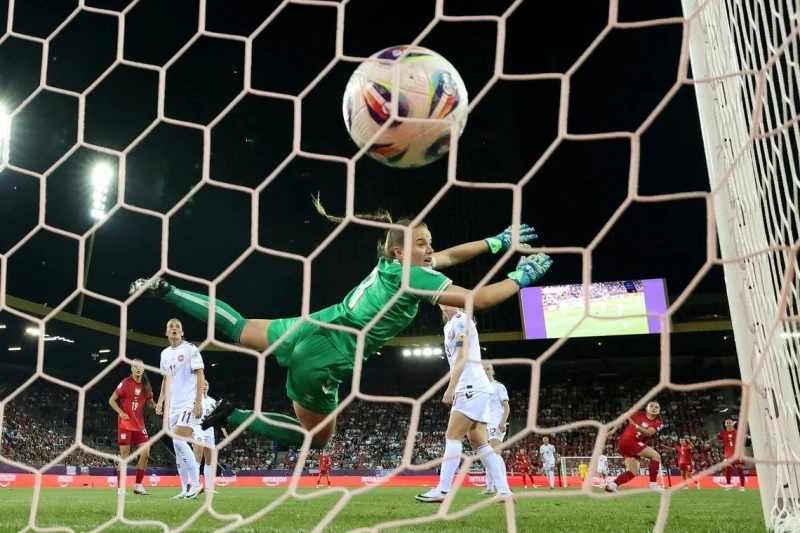 Qadınlar arasında futbol üzrə Avropa çempionatının 1/4 finalına yüksələn 8 komanda bəlli oldu
