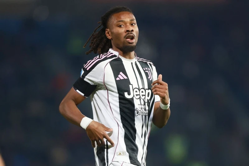 Liverpool and Manchester United eye Juventus midfielder