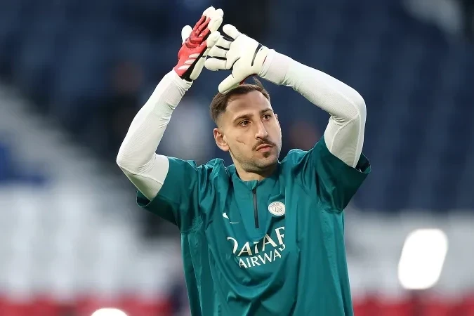 Mançester Siti Donnarumma üçün PSJ-yə 30 milyon avro təklif edir