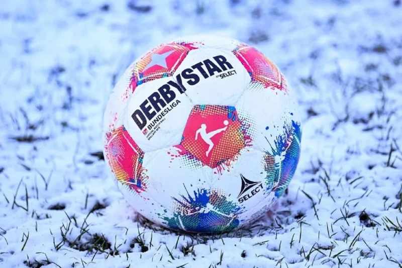 Hamburq - Bayer Leverkuzen oyunu qar yağması səbəbindən təxirə salındı