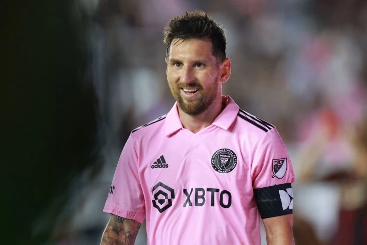 Messi ailəsi ilə birlikdə Barselonaya qayıtmaq istəyir