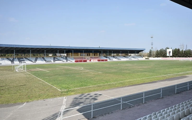 Yevlaxda futbol obyektlərinə baxış keçirilib