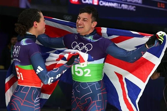Büyük Britanya Olimpiyat Oyunları'nda karma takım yarışında altın madalya kazandı
