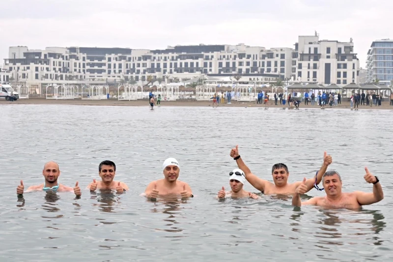 Bakü'de SPLASH for Swimmable Cities etkinliği düzenlendi: Toplu yüzme etkinliği gerçekleşti