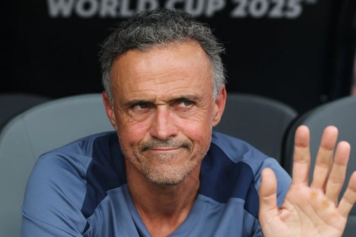 PSG is ready to sign a record lifetime contract with Luis Enrique