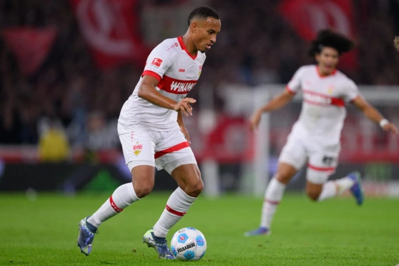 Bornmut Ştutqartın oyunçusu Levelinqə təklif göndərib, rədd cavabı alıb