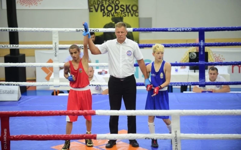 Азербайджанские школьники-боксеры вышли в финал чемпионата Европы