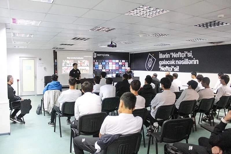 Neftçinin aşağı yaş qruplarından ibarət komandalarına seminar keçirilib