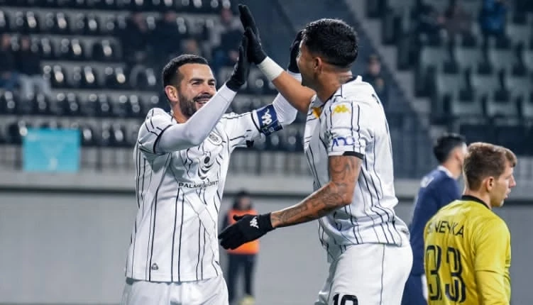 Emin Mahmudov sıraya döndü