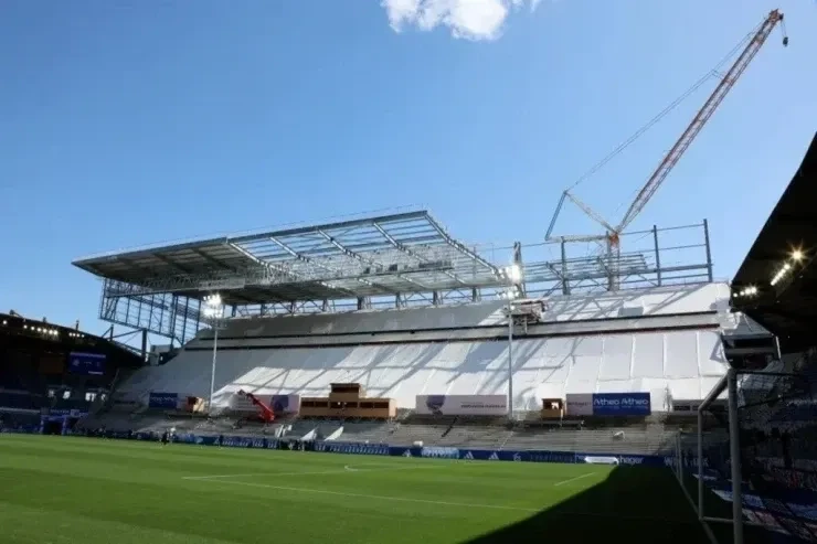 Strasburq Stadionunda Təyyarə Hissələrindən Ekoloji Tribuna Tikilir