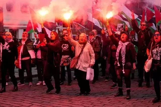Norveçdə İsrail matçı öncəsi Fələstinə dəstək aksiyası keçirilib