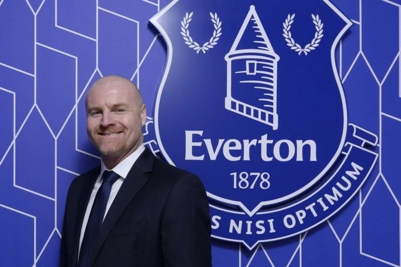 Everton baş məşqçisi ilə yolları ayırdı