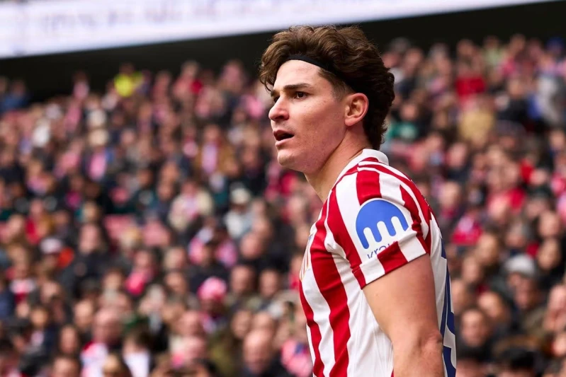 Araujo wants Julian Alvarez to play in Barcelona