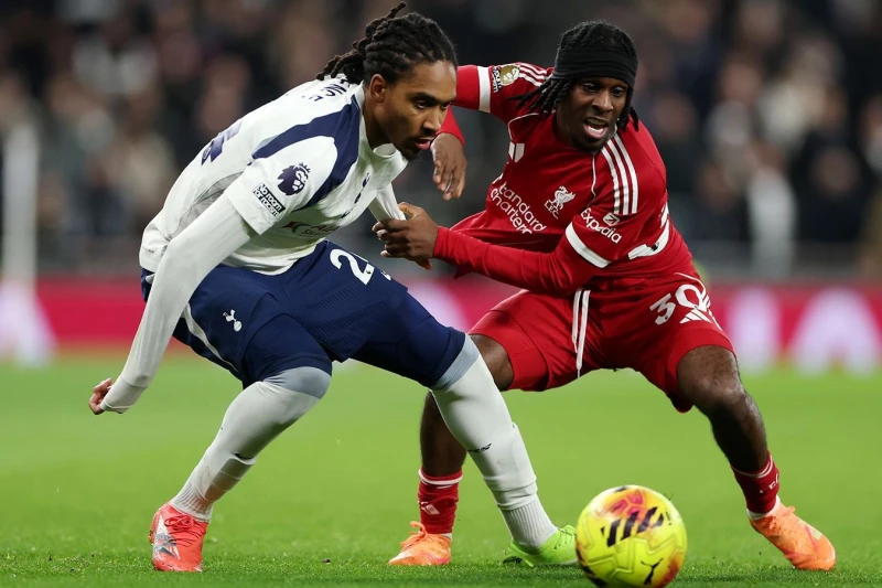 İngiltərə Premyer Liqası: Liverpulun Tottenhem üzərində qələbəsi, Mançester Sitinin Vest Hemə qalib gəlməsi və digər oyunların nəticələri