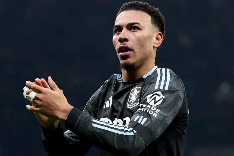 Liverpul Aston Villanın yarımmüdafiəçisi Morqan Rocerslə maraqlanır