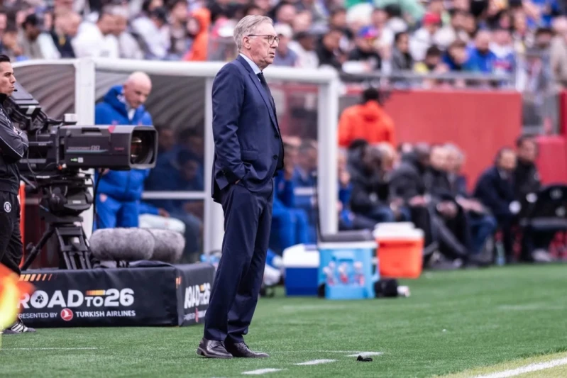 Ancelotti's harsh reaction to the cameraman: Get away! - VIDEO