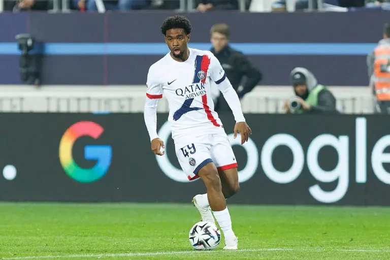 İbrahim Mbayeni Aston Villa’ya transfer oldu