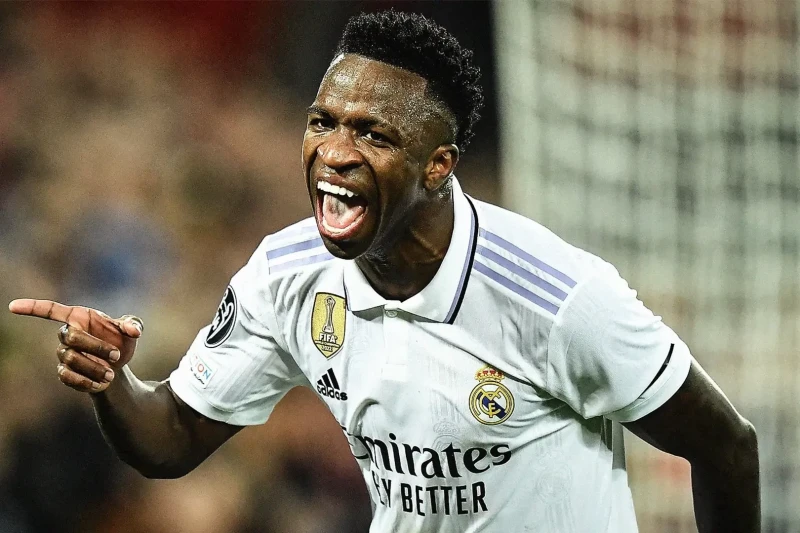 Vinicius Junior'un Real Madrid ile Sözleşme Görüşmeleri Maaş Üzerinde Tıkandı