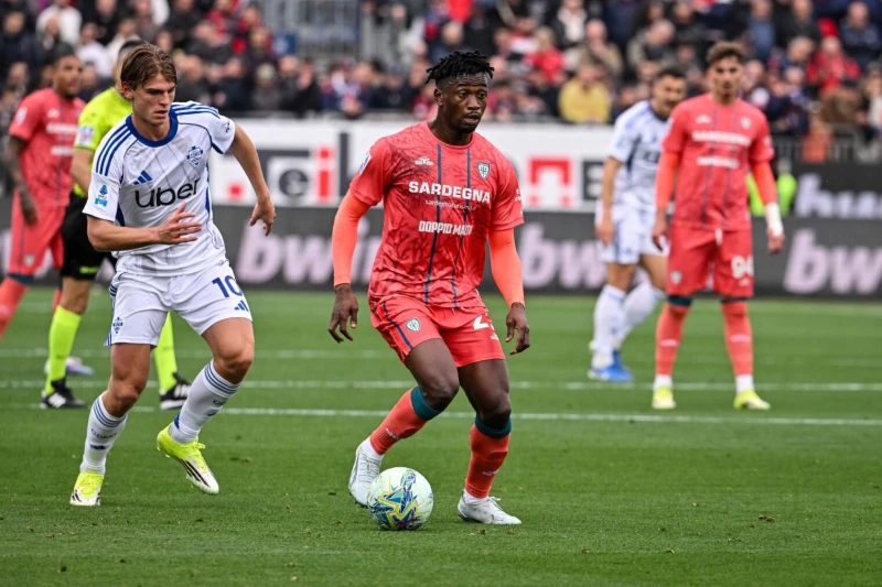 Komo səfərdə Kalyari üzərində minimal hesablı qələbə qazanıb