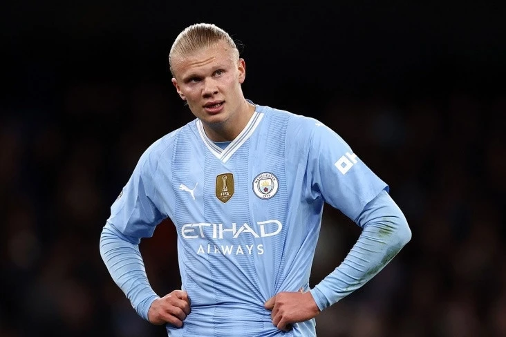 Erlinq Holand Premyer Liqa tarixində 100 qola ən tez çatan oyunçu oldu