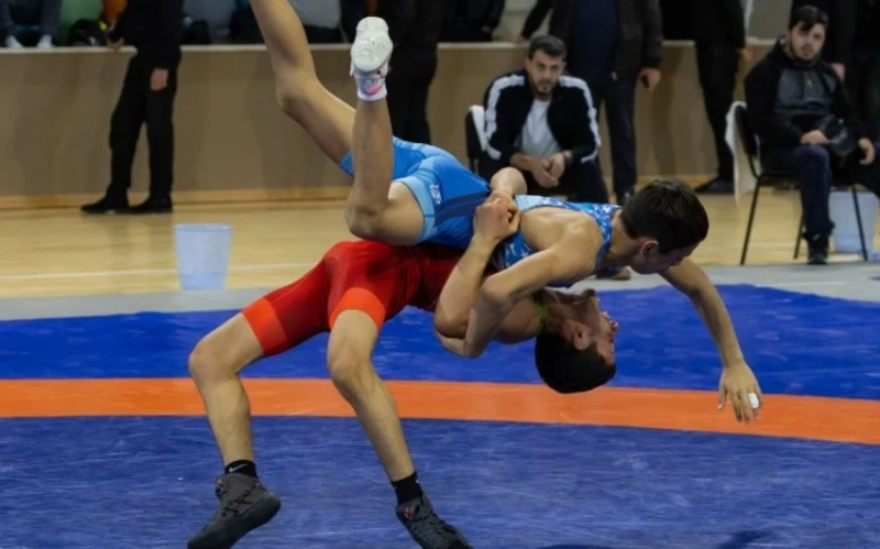 Güləşi üzrə U-15 Azərbaycan birinciliyinə yekun vurulub