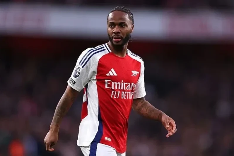 Tottenhem Rahim Sterlinqi transfer etməkdə maraqlı olsa da, onun forması narahatlıq yaradır