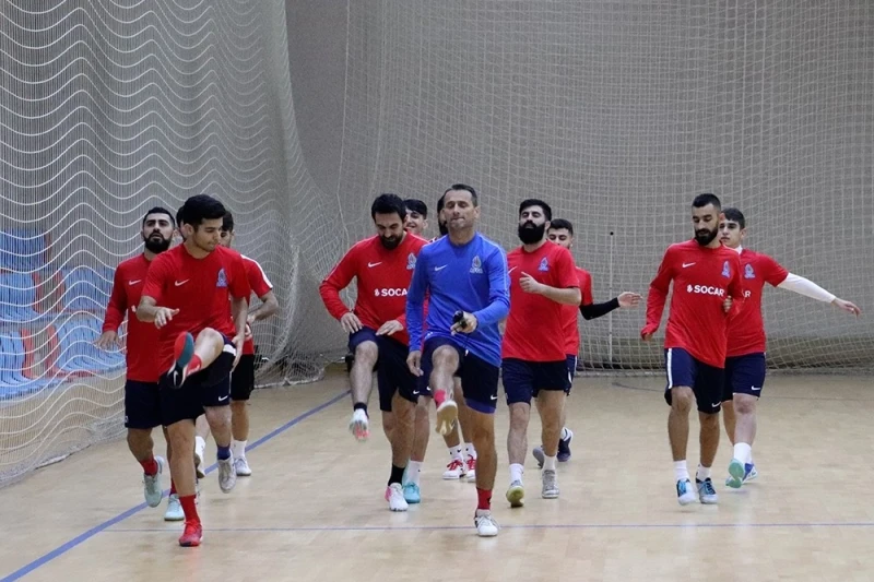 Millinin toplanışı başlayıb FOTO