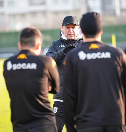 В «Нефтчи» назначены тренеры вратарей: Аттила Кючюктака и Фуад Асадов