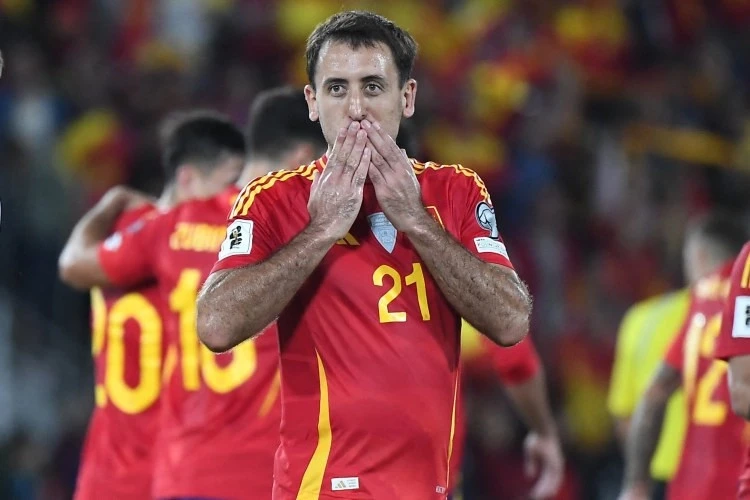 Barselona Mikel Oyarzabalı Levandovskiyə əvəzləyici kimi g&ouml;r&uuml;r