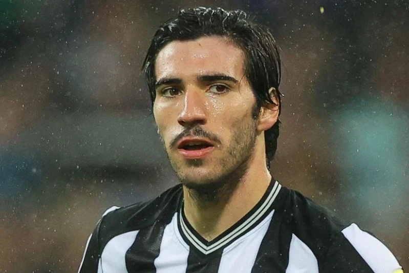 Sandro Tonali decides to extend his contract with Newcastle