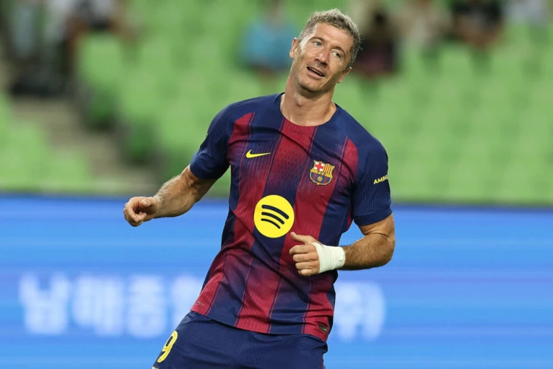 Levandovski Fənərbaxçanın təklifini rədd edərək Barselonada qalmaq istəyir