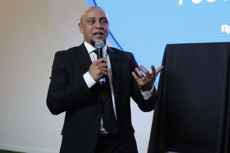 Roberto Karlos ürək əməliyyatından sonra xəstəxanadan evə buraxıldı