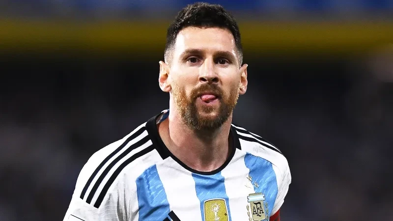 Lionel Messi dünya futbol tarixində yeni rekord müəllifi oldu