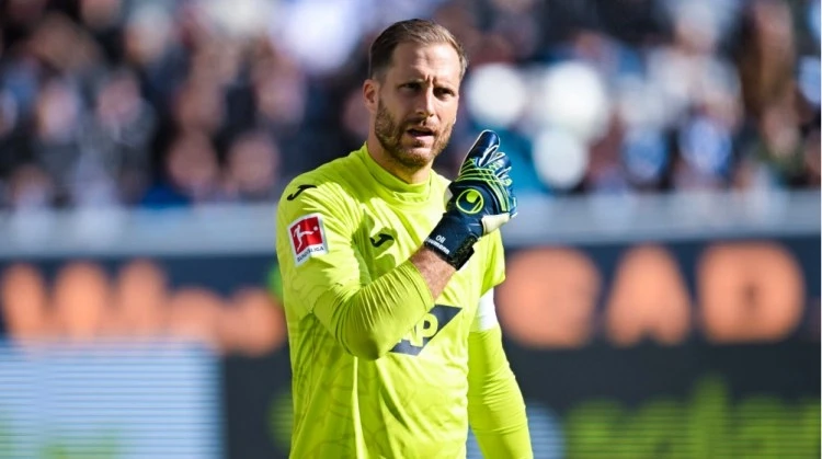 Бавария хочет приобрести вратаря сборной Германии Бауманна