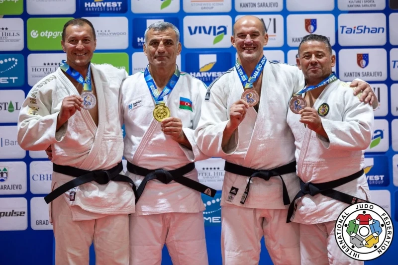 Veteran cüdoçularımız dünya çempionatında iki yeni qızıl medal qazandı