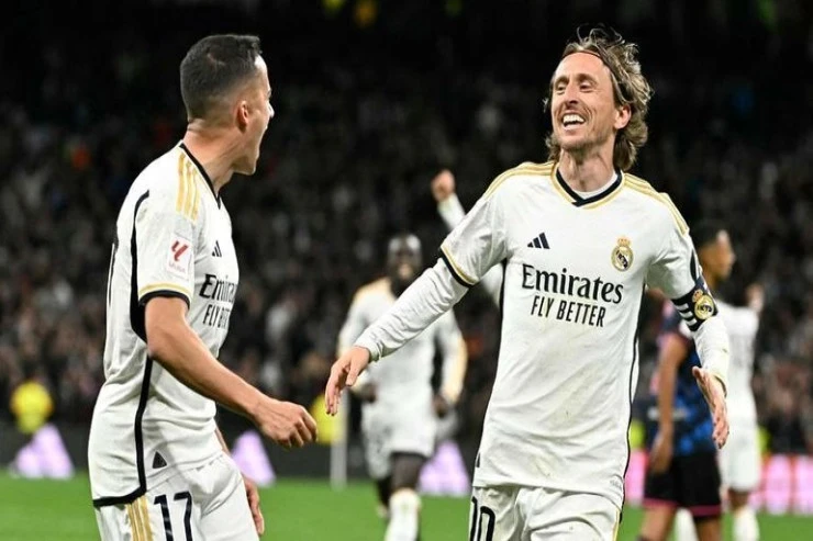 "Real" efsanelerle sözleşme yenileyecek;
